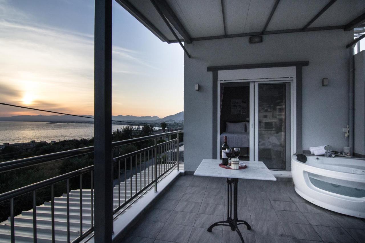 Mountain & Sea Apartment Каламата Екстериор снимка